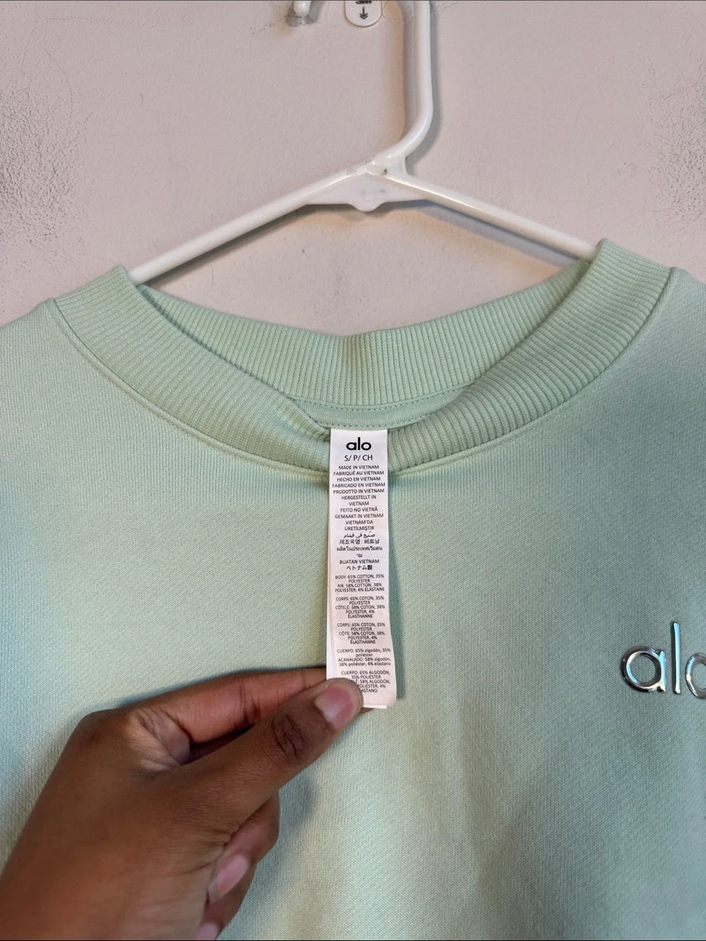 ALO Yoga Cropped Accolade Crewneck in Spearmint - S